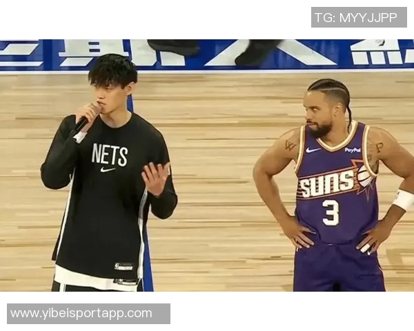 曾凡博防守贾里德巴特勒失误被罚犯规瞬间回顾